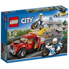 Втеча на буксирувальнику Lego (60137)
